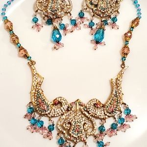 Beautiful jewelery set with ad stones